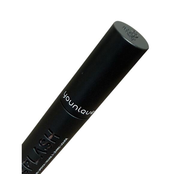 Younique Moonstruck Splash Liquid Lipstick SPARKLING Peach Neutral Nude Makeup - Picture 3 of 5